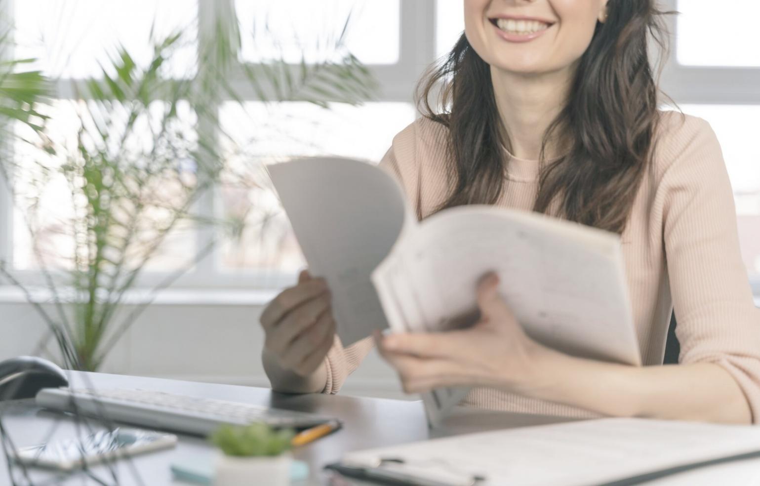 Análise detalhada de dados financeiros e relatórios estatísticos